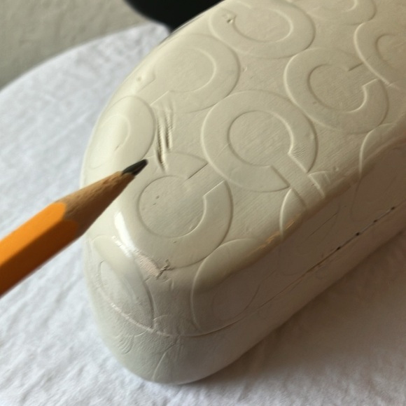 Coach: Ginger (S496) Sunglasses- gray gradient lens with white case - Picture 15 of 16